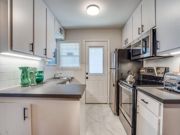 406 N Montreal Avenue , Dallas Texas 75208