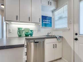 406 N Montreal Avenue , Dallas Texas 75208