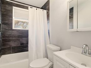 2115  Roanoke Avenue , Dallas Texas 75235