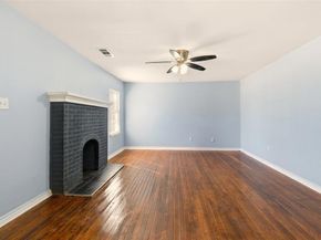 2115  Roanoke Avenue , Dallas Texas 75235