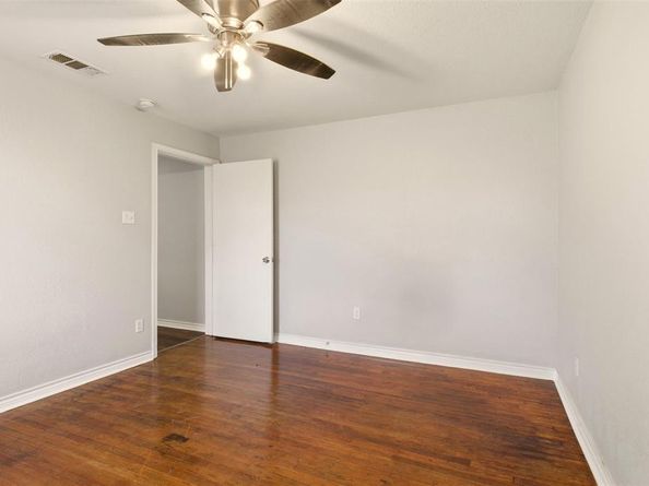 2115  Roanoke Avenue , Dallas Texas 75235