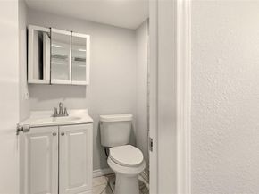 2115  Roanoke Avenue , Dallas Texas 75235