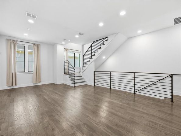 1920  Dowgate Court , Dallas Texas 75204