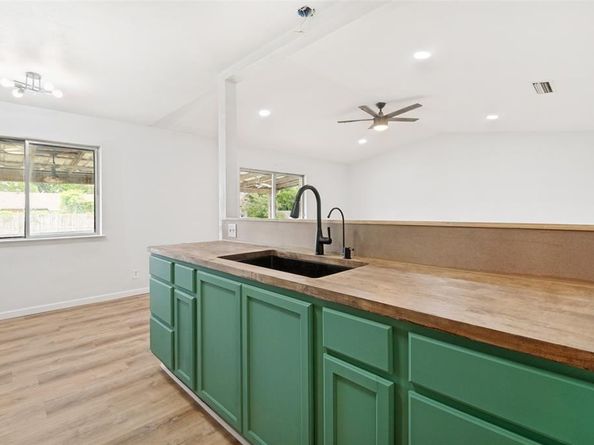 2654  Arlington Lane , Lancaster Texas 75134