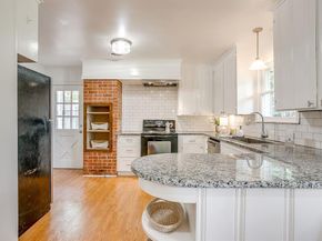 2013  Huntington Lane , Fort Worth Texas 76110