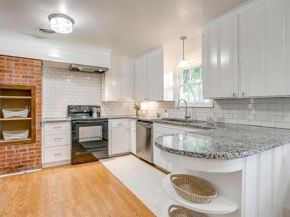 2013  Huntington Lane , Fort Worth Texas 76110