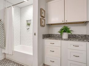 2013  Huntington Lane , Fort Worth Texas 76110