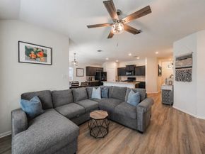 633  Buzzard Lake Trail , Fort Worth Texas 76120