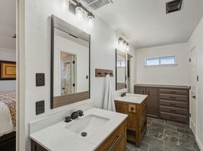 1662  Watson Road , Fort Worth Texas 76103