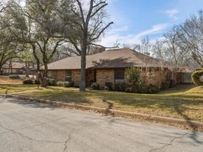 1662  Watson Road , Fort Worth Texas 76103