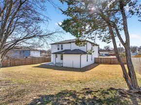 531 W Laureland Road , Dallas Texas 75232