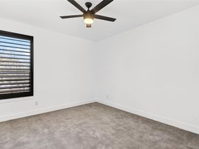 531 W Laureland Road , Dallas Texas 75232