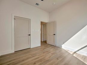 929 E Magnolia Avenue , Fort Worth Texas 76104