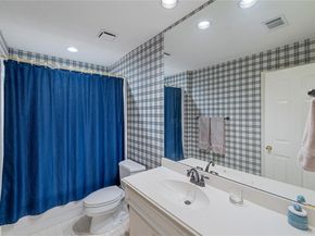 905  Silverthorne Trail , Highland Village Texas 75077