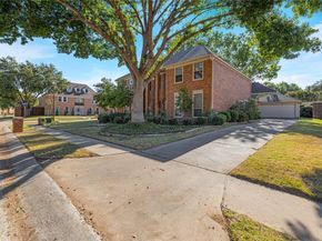 905  Silverthorne Trail , Highland Village Texas 75077