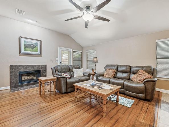 412  Crossbill Lane , Little Elm Texas 75068