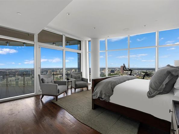 1918  Olive Street  3901, Dallas Texas 75201