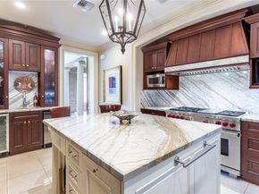 2525 N PEARL Street  903, Dallas Texas 75201