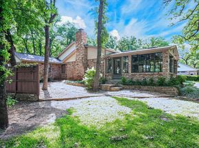 1607 N Main Street , Euless Texas 76039
