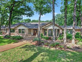 1607 N Main Street , Euless Texas 76039