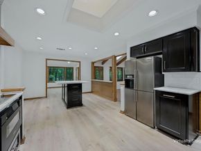 1607 N Main Street , Euless Texas 76039