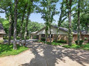 1607 N Main Street , Euless Texas 76039