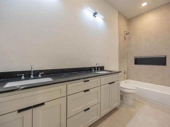 820  Glen Garden  , Fort Worth Texas 76104