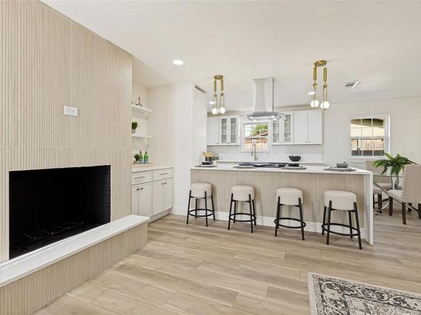 5610  Enchanted Lane , Dallas Texas 75227