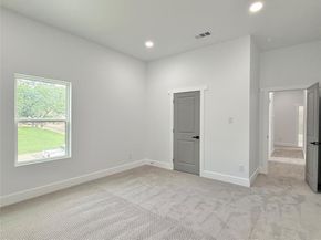 208  Silverleaf Drive , Fort Worth Texas 76112