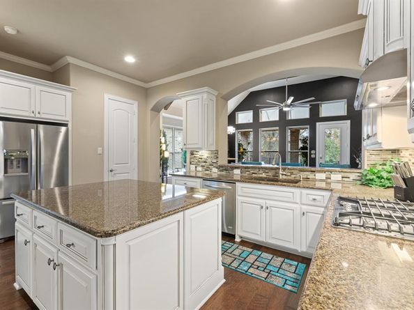 4711  Taylor Lane , Grapevine Texas 76051