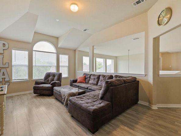 933  Ginger Trail , DeSoto Texas 75115