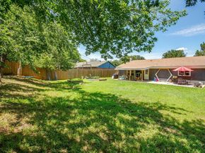 712  Poe Street , Azle Texas 76020