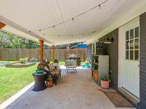 712  Poe Street , Azle Texas 76020