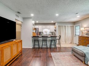 712  Poe Street , Azle Texas 76020