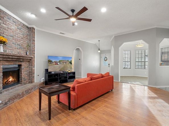 5422  Peninsula Way , Garland Texas 75043