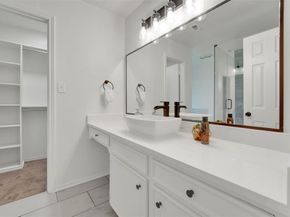 2225  Ridgewood  , Carrollton Texas 75006