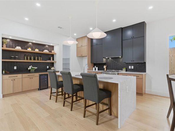 3610  Durango Drive , Dallas Texas 75220