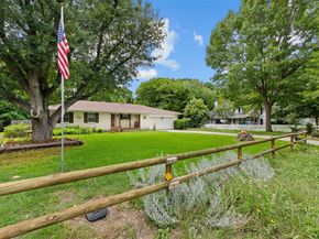 325  Oakwood Drive , Lancaster Texas 75146