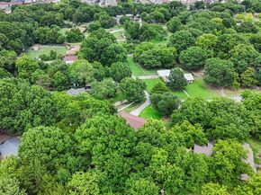 325  Oakwood Drive , Lancaster Texas 75146