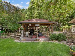 325  Oakwood Drive , Lancaster Texas 75146