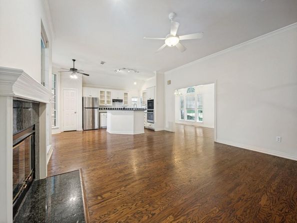 9703  Raven Lane , Irving Texas 75063