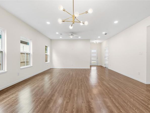 4115  Vineyard Drive , Dallas Texas 75212