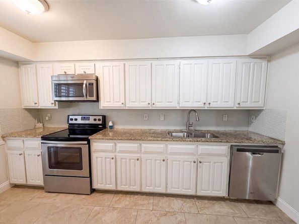 6302  Elder Grove Drive , Dallas Texas 75232