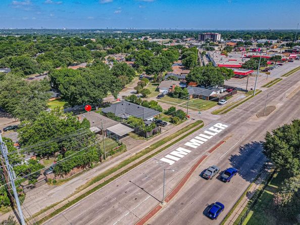 5324  Urban Crest Street , Dallas Texas 75227