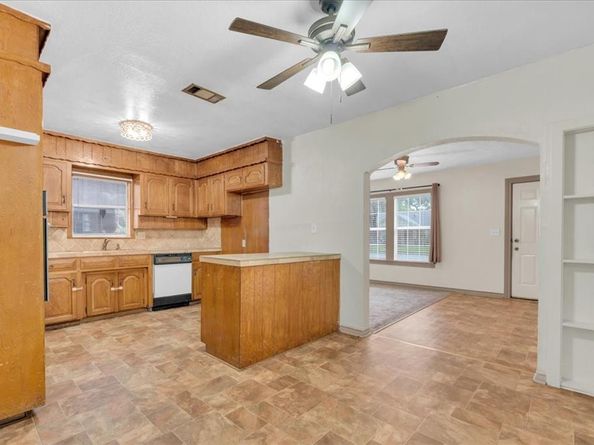 1113  Hudgins Avenue , Fort Worth Texas 76111