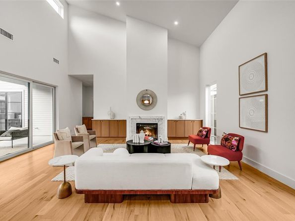 2410 N Prairie Avenue , Dallas Texas 75204