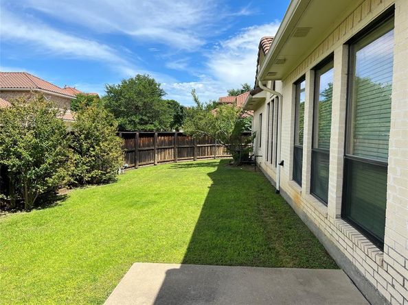 830  La Cima  , Irving Texas 75039