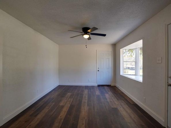 4363  Lisbon Street , Fort Worth Texas 76107