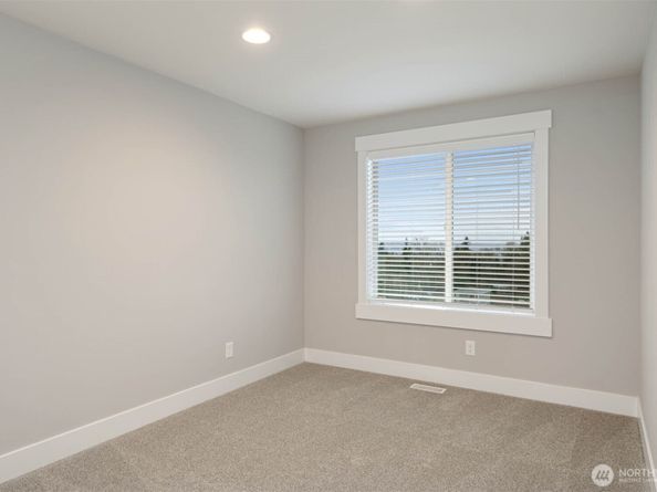 7560 S 130th Place, Seattle WA 98178
