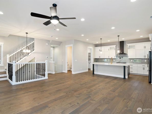 7560 S 130th Place, Seattle WA 98178